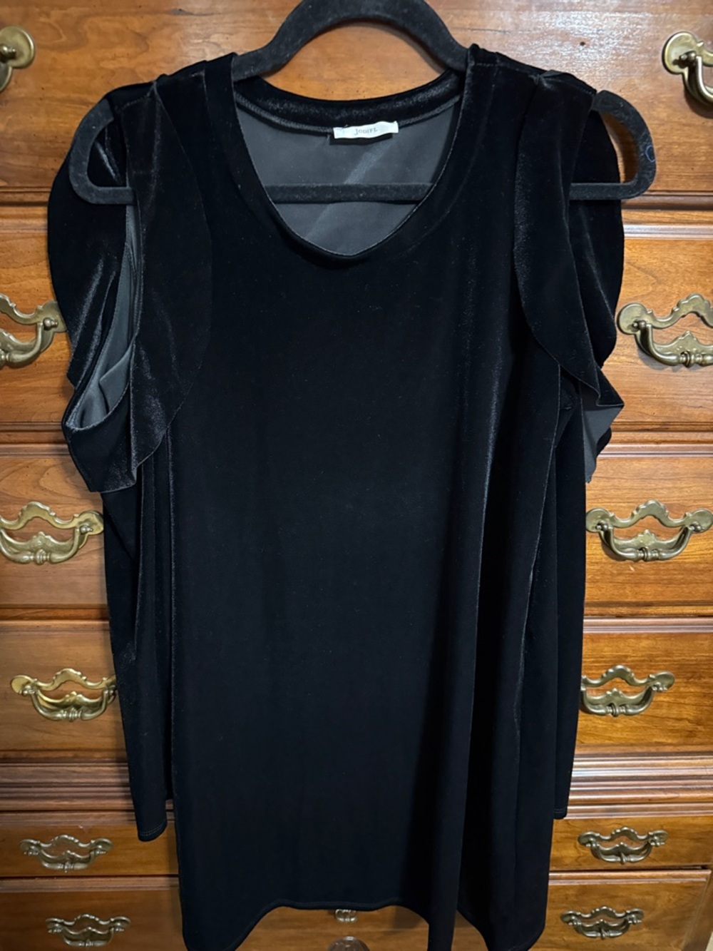JODIFL Black Velvet Ruffle Sleeve Tunic